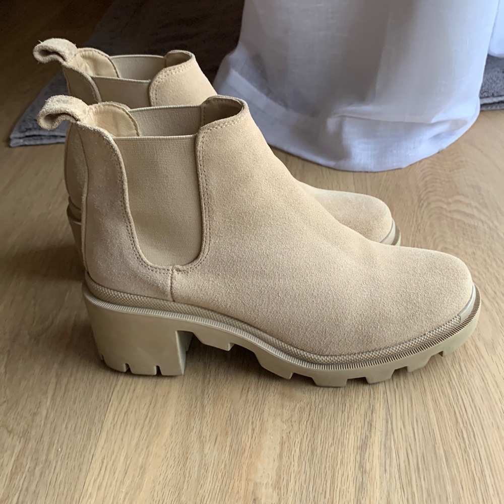 Steve Madden suede Chelsea lug sole boots